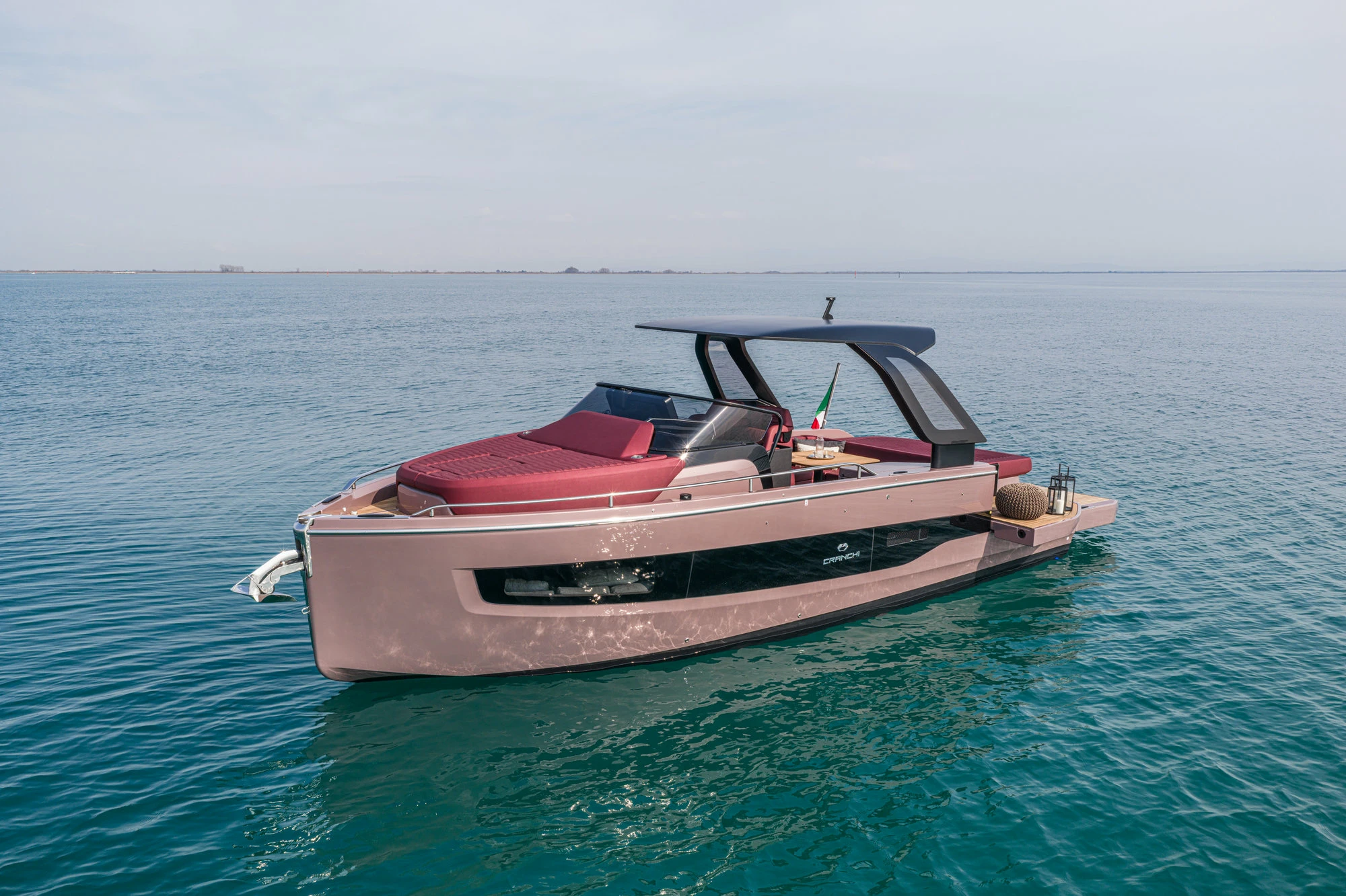 Cranchi A32 Luxury Tender — in Fahrt