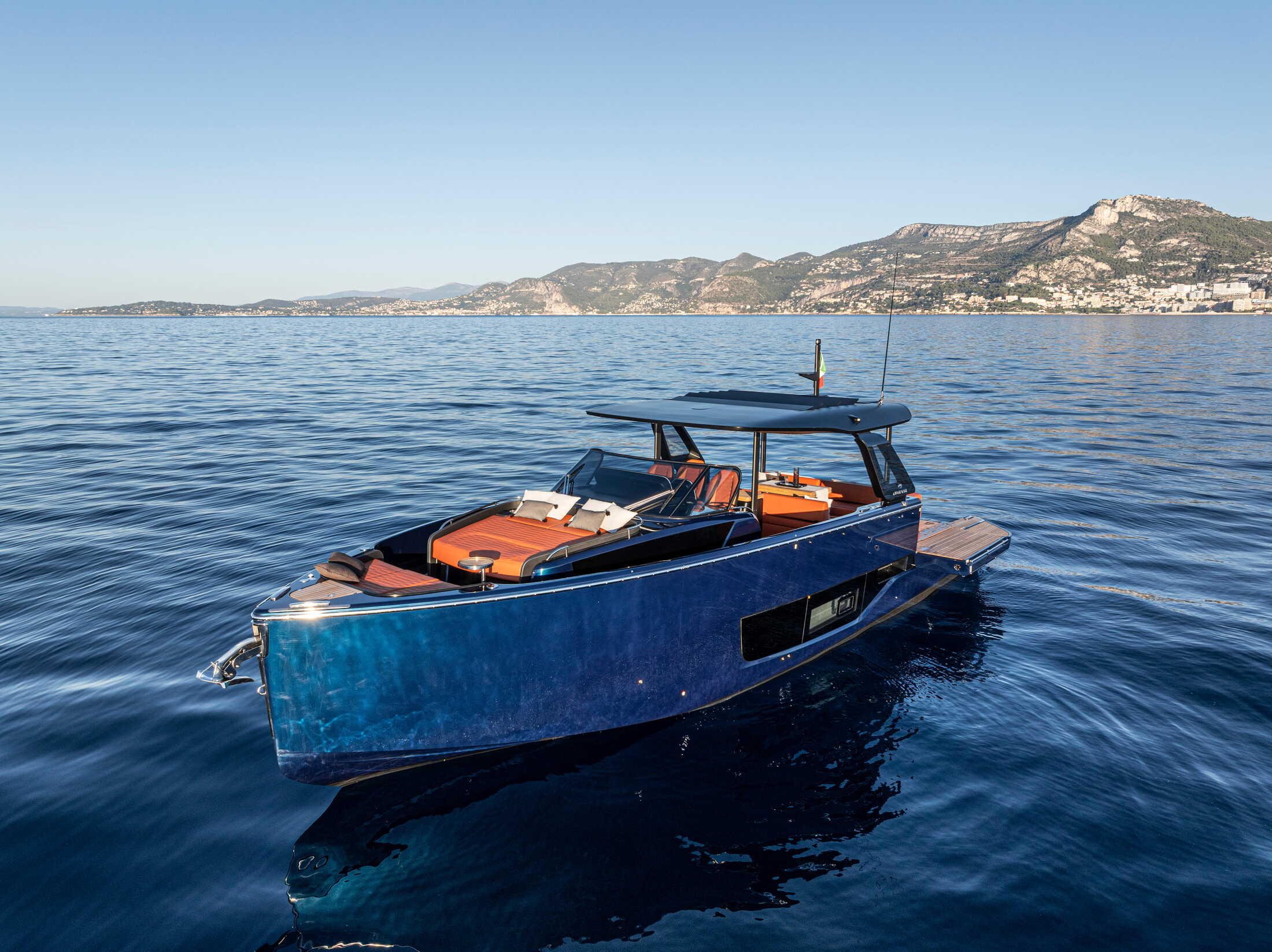 Cranchi A46 Luxury Tender — das grenzenlose Deck