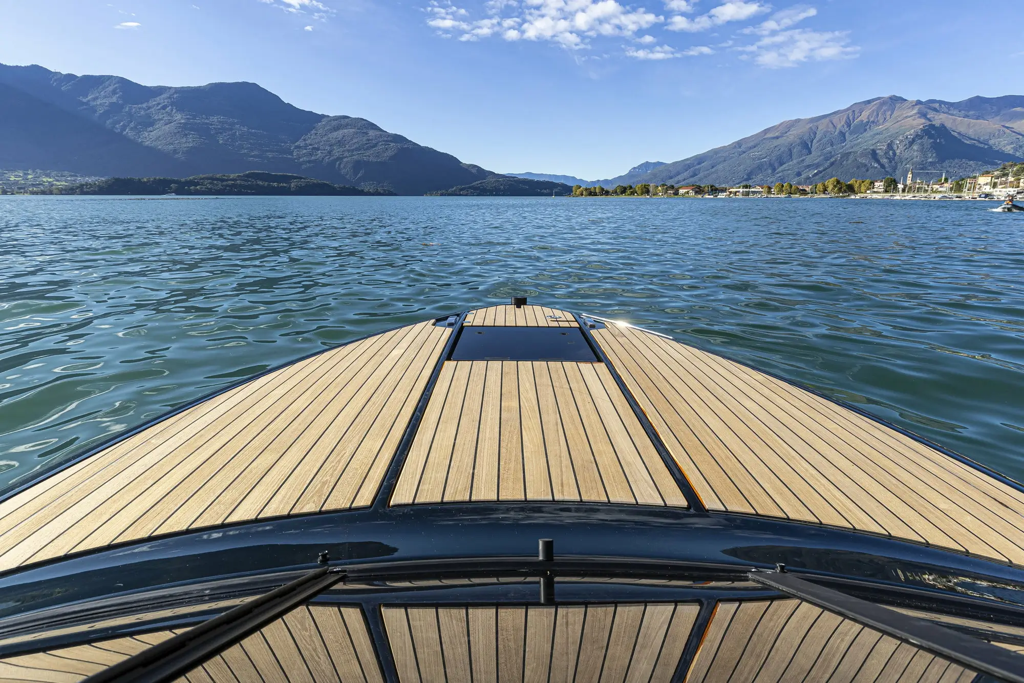 Cranchi E26 Classic — Cockpit mit Steuerstand