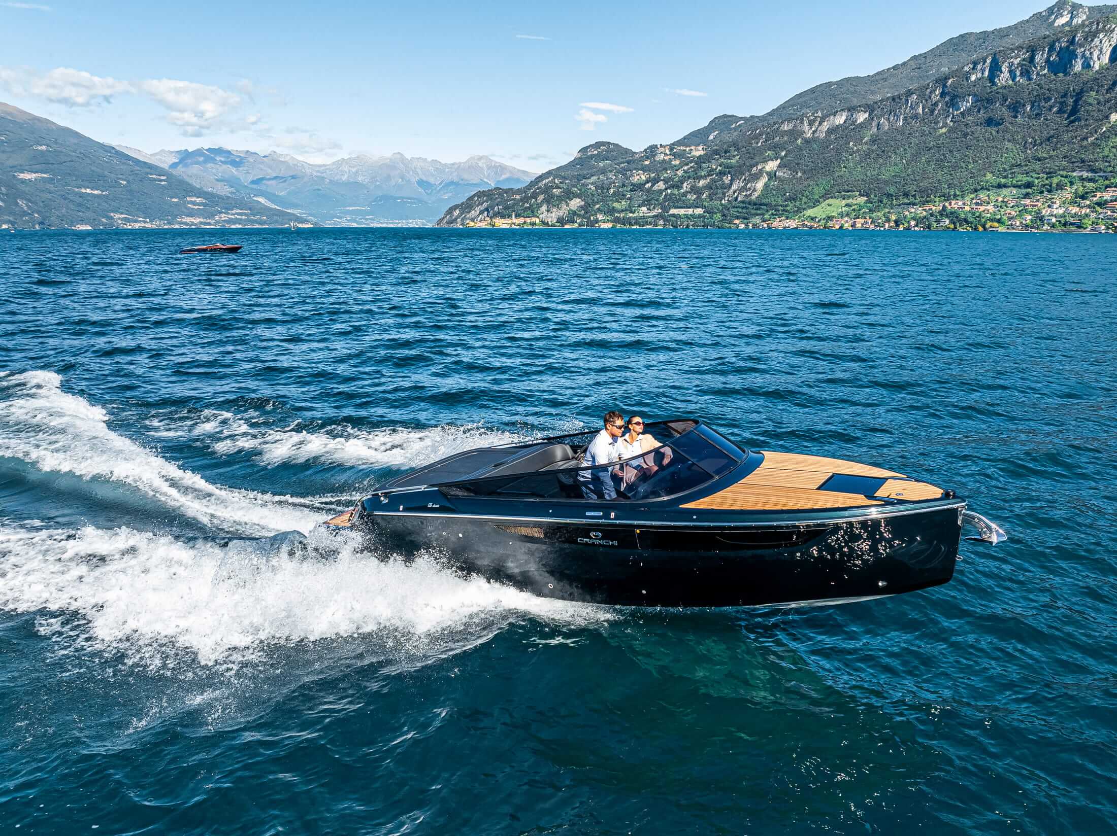 Cranchi E26 Classic — Cockpit mit Steuerstand