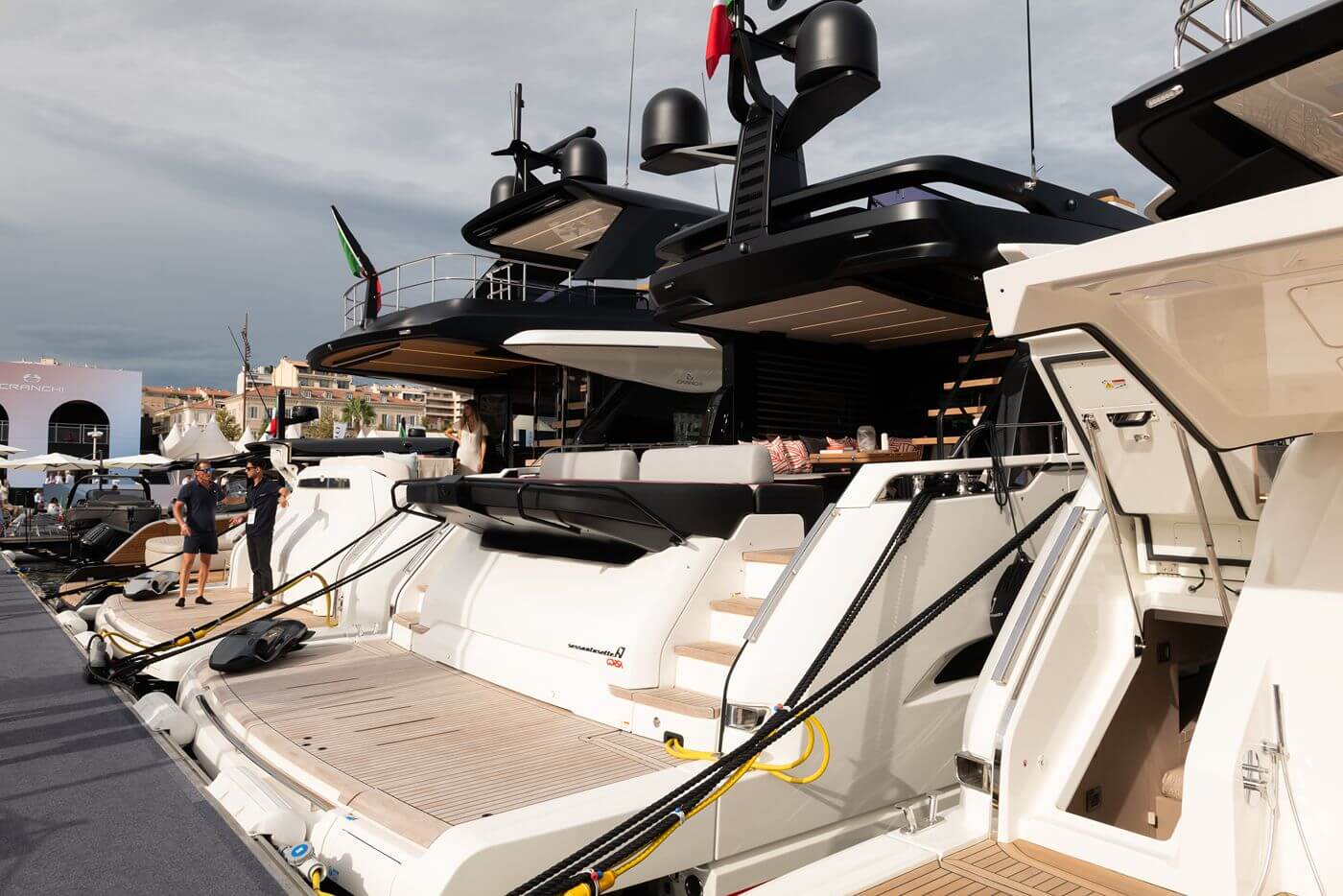 Cranchi A48 O/B und A32 O/B auf dem Cannes Yachting Festival 2026