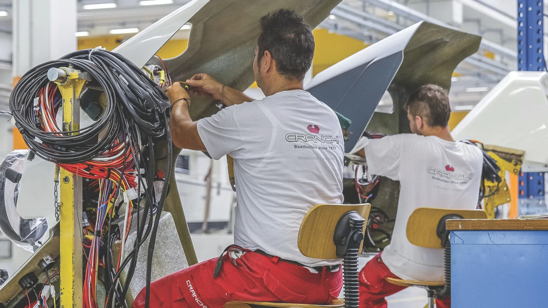 Immagine dettagliata di uno yacht ben tenuto