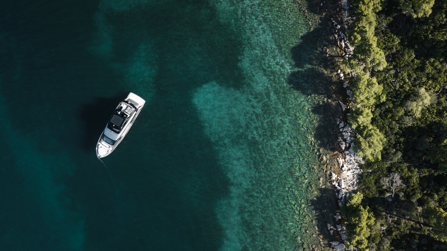 Cranchi Sessantasette 67 under way off the Croatian coast — aerial view