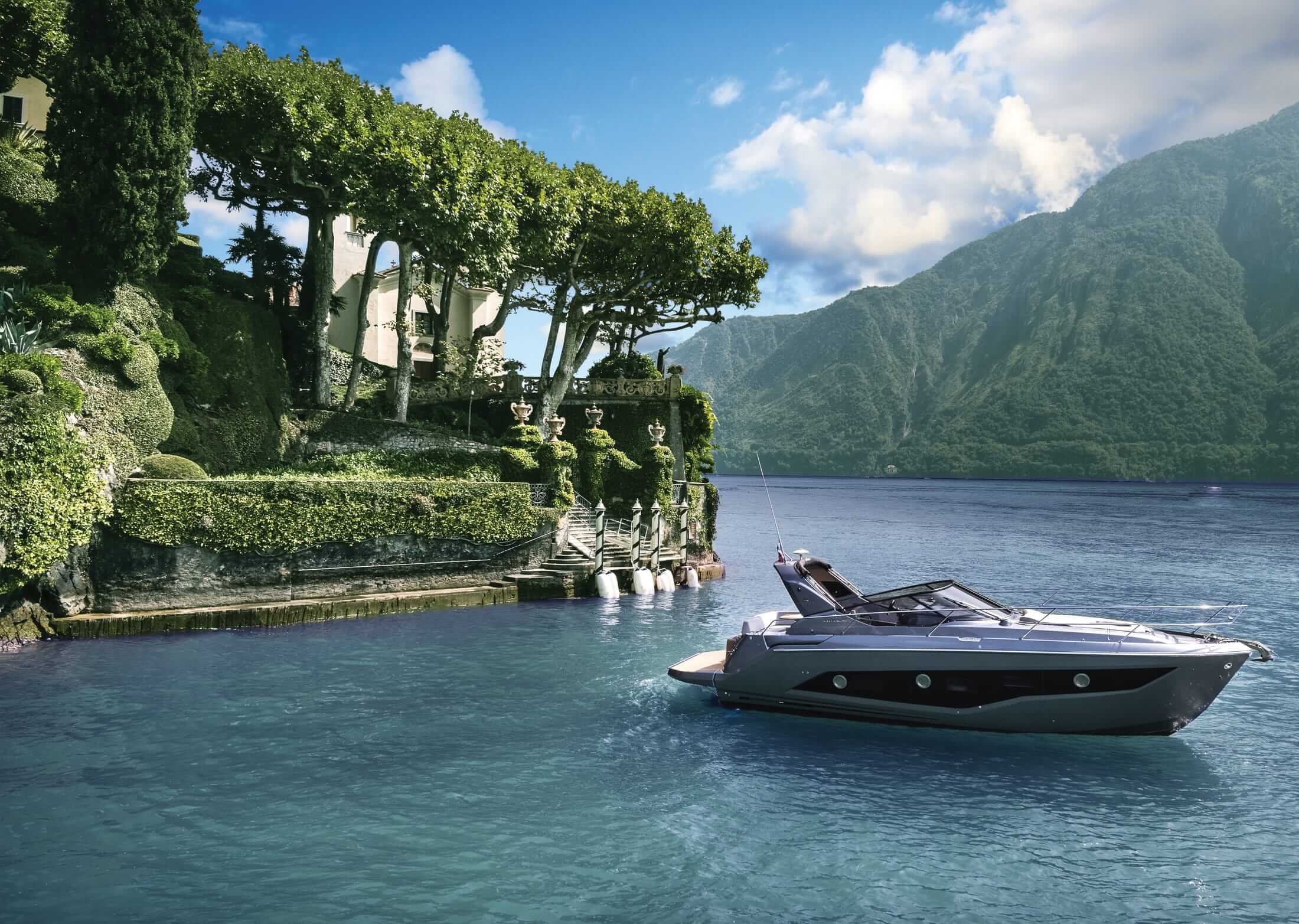 Cranchi Z35 — Unterdeck mit hellem Interieur